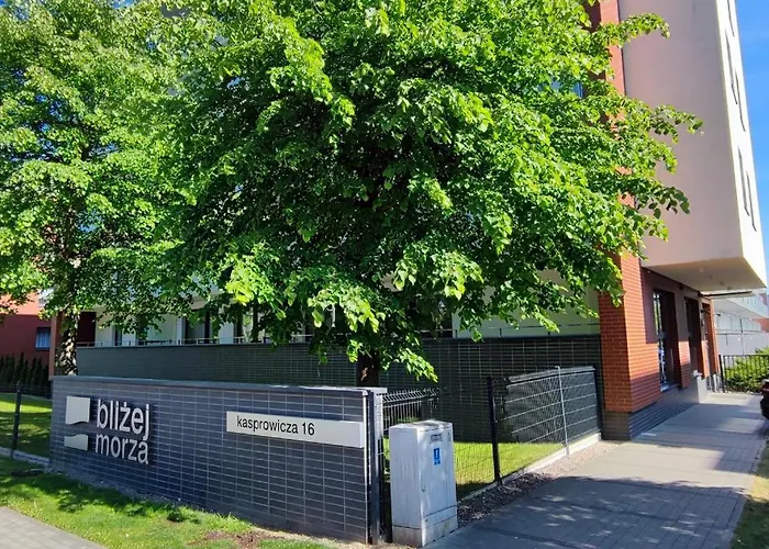 Plaza Kasprowicza 14 I 16 Apartment *